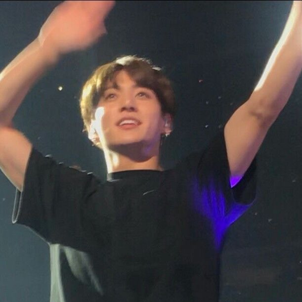 forleekook's tweet photo. my brightest stars https://t.co/Aw5h3Uervd