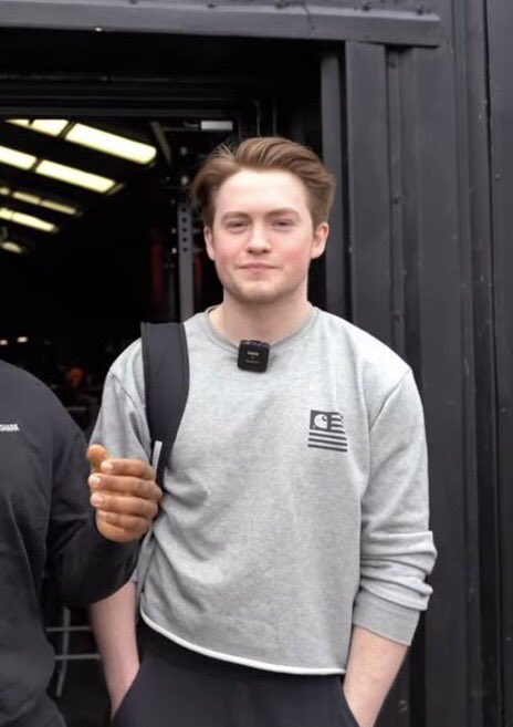 Astronaut_Phi's tweet photo. he cropped that goddamn thing himself https://t.co/KLM5tZLPKY