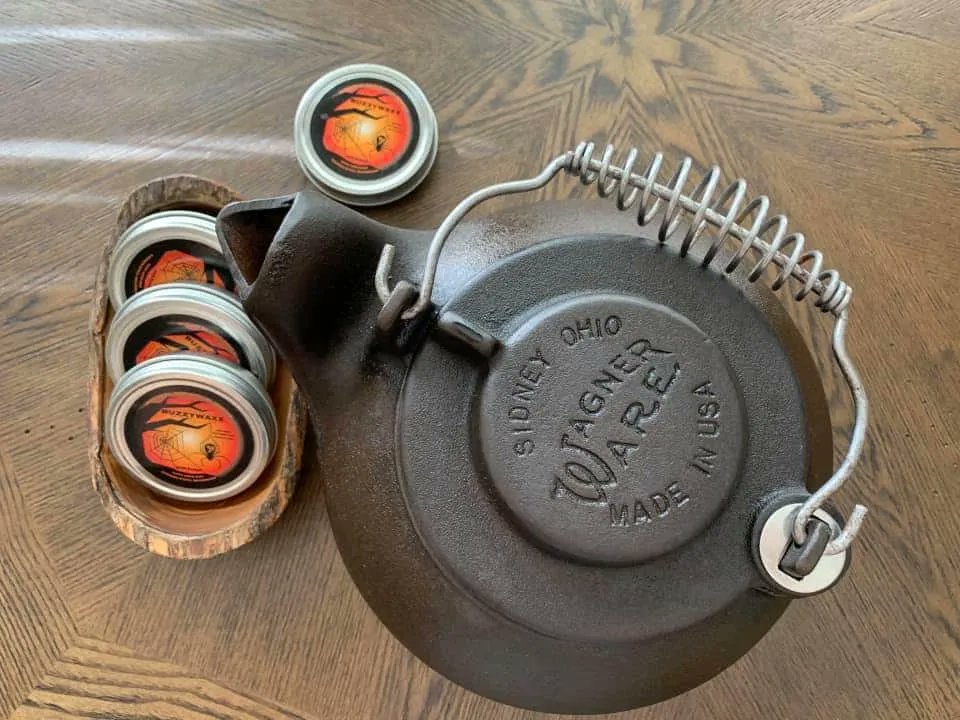 BuzzyWaxx's tweet photo. https://t.co/hd76XcSowS 

Want to give your cast iron teapot a little love? 🫖 Look no further than BuzzyWaxx Cast Iron Seasoning!  🐝🍵 #BuzzyWaxx #CastIronSeasoning #TeapotLove #SmoothAsHoney #BeeYou #WaxOnWaxOff https://t.co/24iPkDvqvv