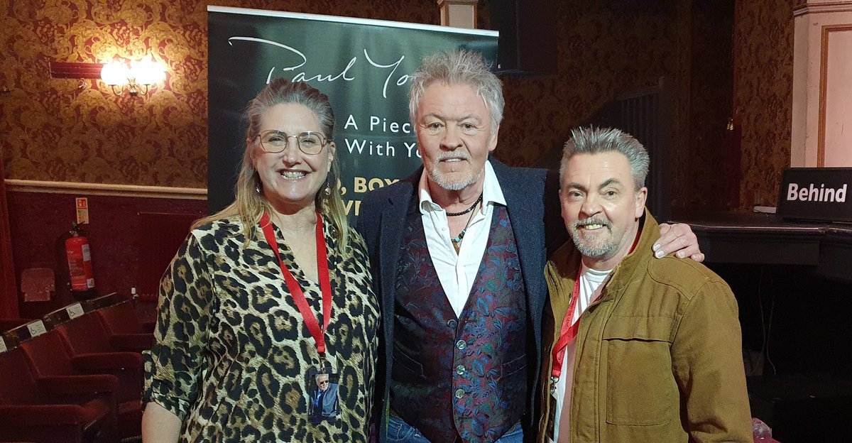 mart_thomas's tweet photo. @PaulYoungParlez Absolutely awesome show tonight Paul, thank you for everything you have done for everyone of us ❣️ see you again very soon. Martin + Shelley x 🎤🎶 https://t.co/K9NrvjfjvT