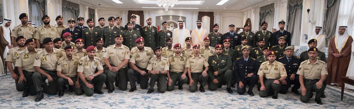 الصورة الأولى بالزي الشعبي الجنوبي قبل انطلاق العملية العسكرية 

والصورة الثانية بعد تكريم بو خالد للقوة العسكرية بعد تحرير عدن،

* مع حلول ذكرى #عاصفة_الحزم كانت القوات الاماراتية كالغيث الذي أصبحت بعده مدينة عدن آمنه مستقره بفضل سواعد أبطالها وأبطال التحالف القوات الاماراتيه 🇦🇪