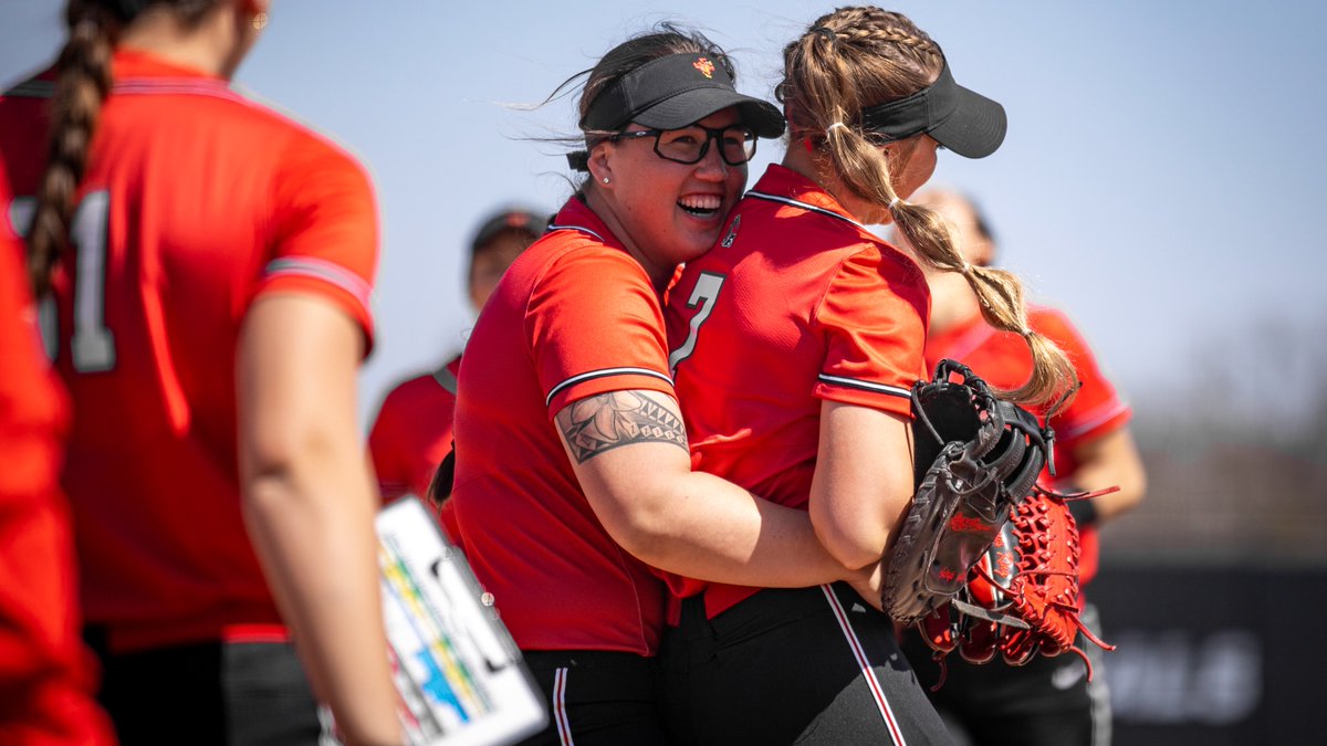 BallStateSB's tweet photo. Some timely hitting ... some great pitching ... some #WebGems on defense

Today had it all as we completed the SERIES 🧹 of Central Michigan

📰: https://t.co/I2qQJRxyBg

#ChirpChirp x #WeFly x #NCAASoftball https://t.co/zNvVOdzG8z