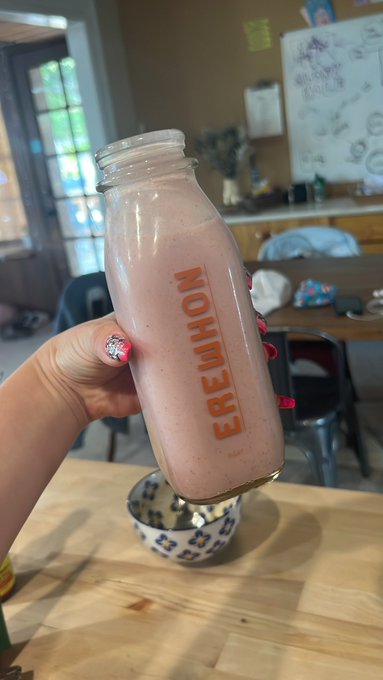 This was $14.50 USD!!!!!!! Wtf lmao https://t.co/N2Hucp03AR<a href="/tag/erastour"class="tags"><span>#erastour</span></a>