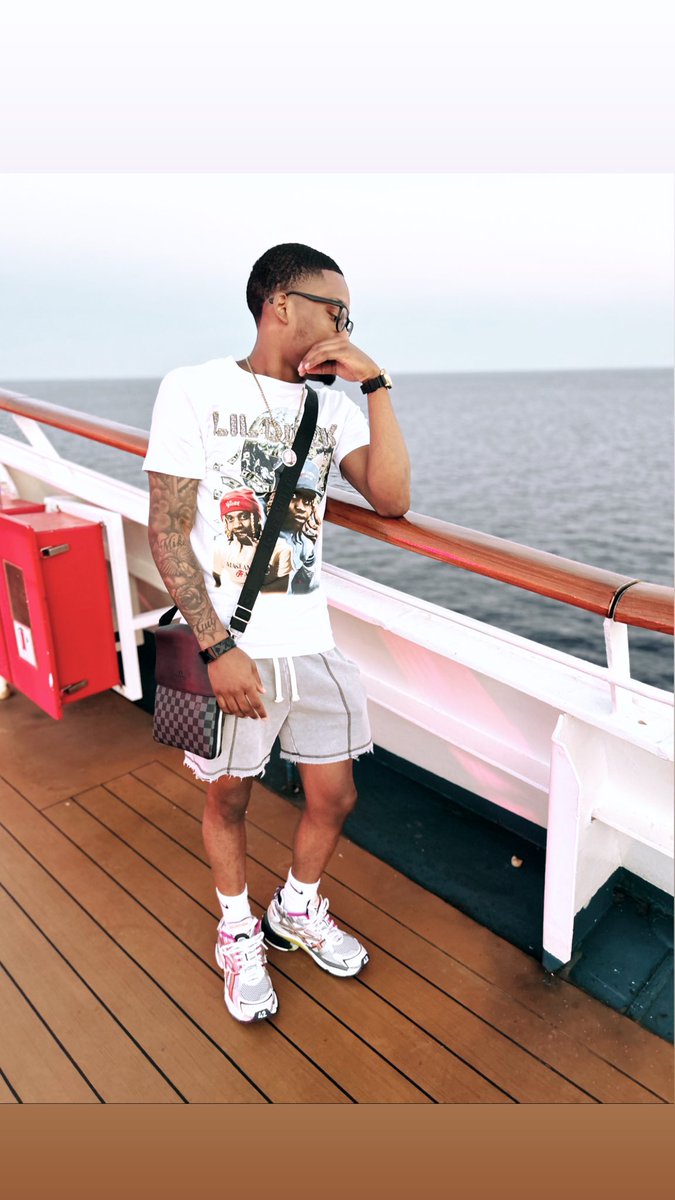 GuyDaiquan's tweet photo. lot of niggas rich, but it hit different when you come from zer0 ! https://t.co/xLMrKk78az