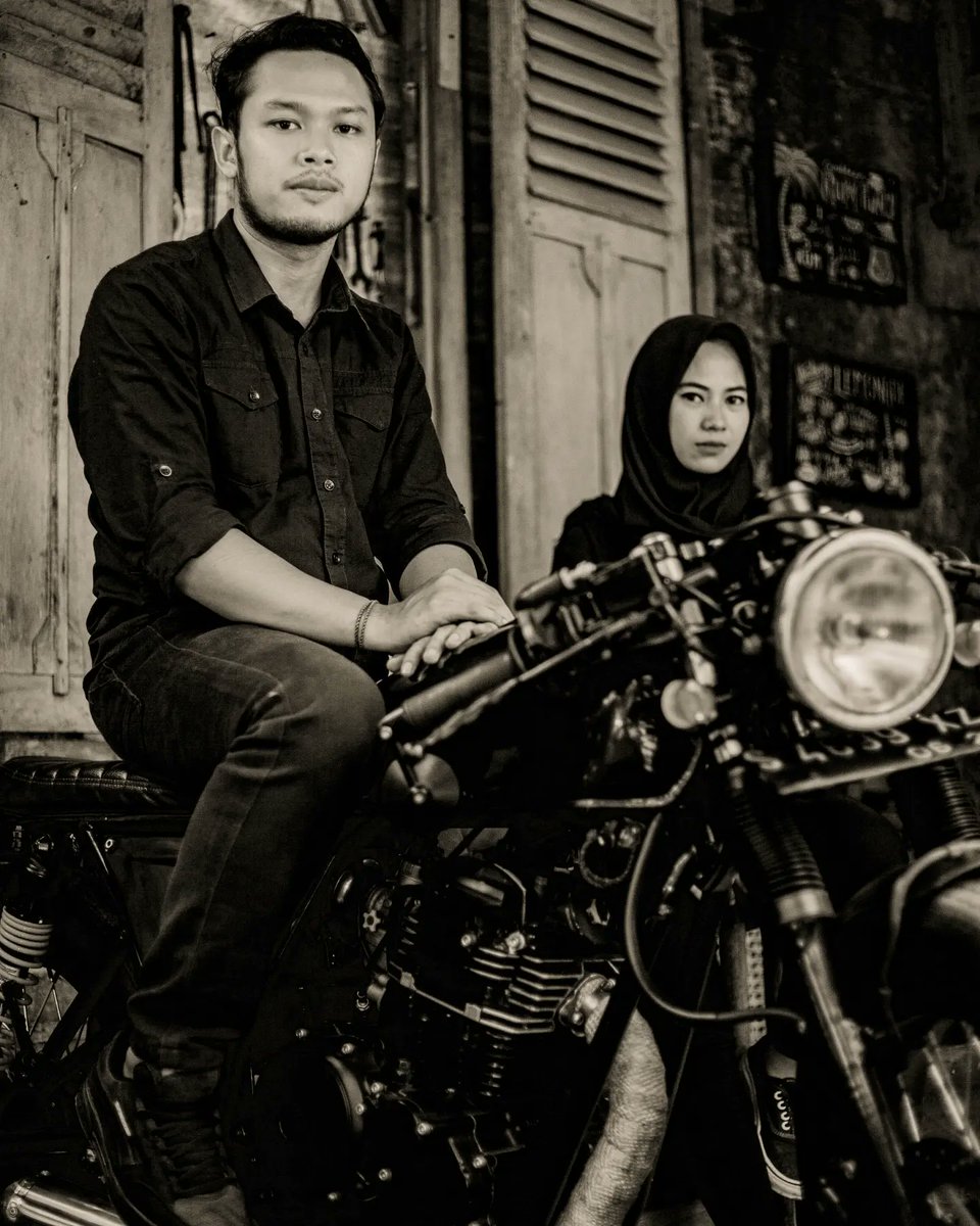 palarusa28's tweet photo. "lalu bagainana jika perjalanan ini gak bisa berhenti dek? kamu akan terjebak disini menjelajahi semua perlahan namun party "
.
.
#storyoflove #prewedding #photoprewedd #motorwedding #preweddingmotor #prewedd https://t.co/wh2RhNkfRt