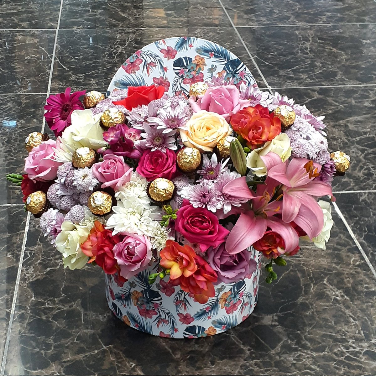 Floramoraflower's tweet photo. #ورد #هدايا #موضه #بوكيهات #حفلات #بلالين #الاردن #صور #اعراس #مسكات_عروس #تخرج #جامعات #توجيهي #موضة #flowers #florist #balloons # #ammanjordan #Amman #florist #bouquet #fashionista #fashion #photos #Graduation #event #Parties #سيارة_عروس #اعراس #مسكات_عروس https://t.co/gnDbEpXWeX