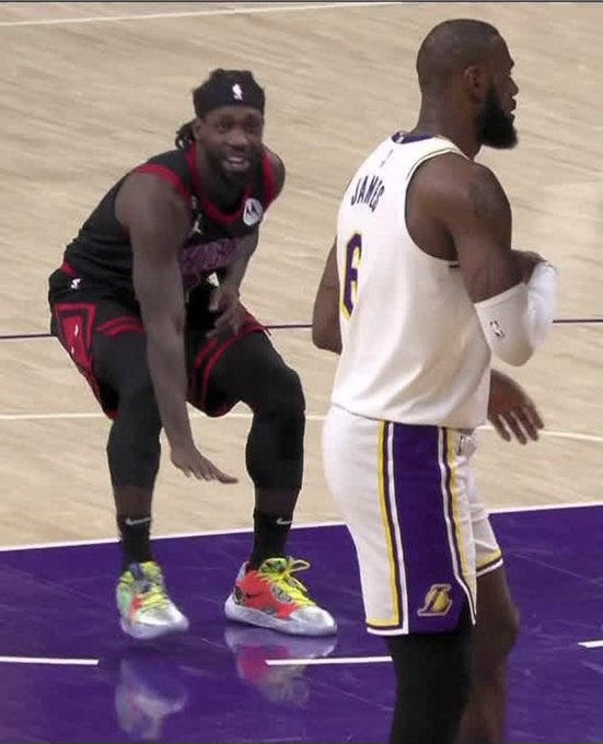 KalebScott33's tweet image. Imagine somebody doing this to Kobe Or MJ