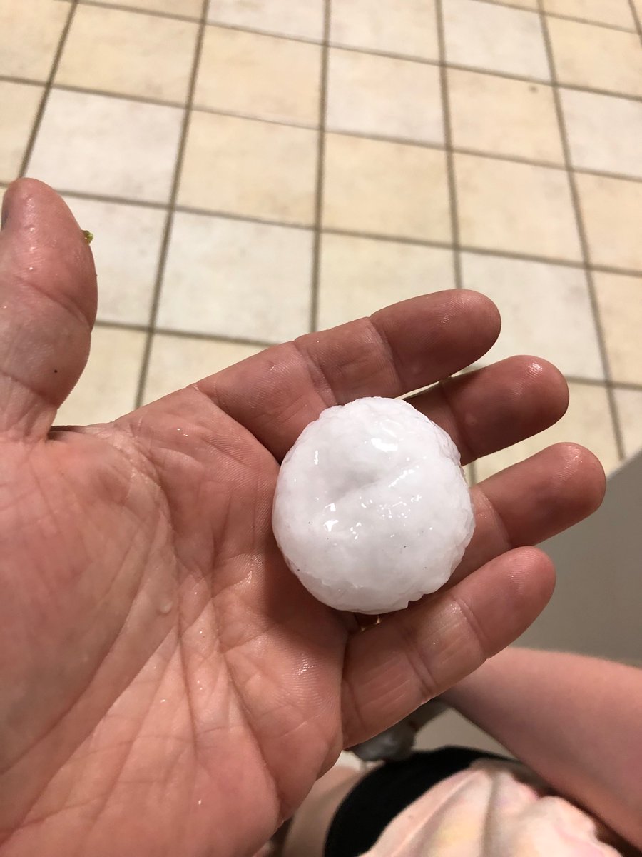 woohoojay's tweet photo. @DHartman_WAPT @MSEMA 
Golf ball size hail in Avalon Subdivision, Rankin County, approx 5:15-5:30pm https://t.co/gXBXeRPbaw
