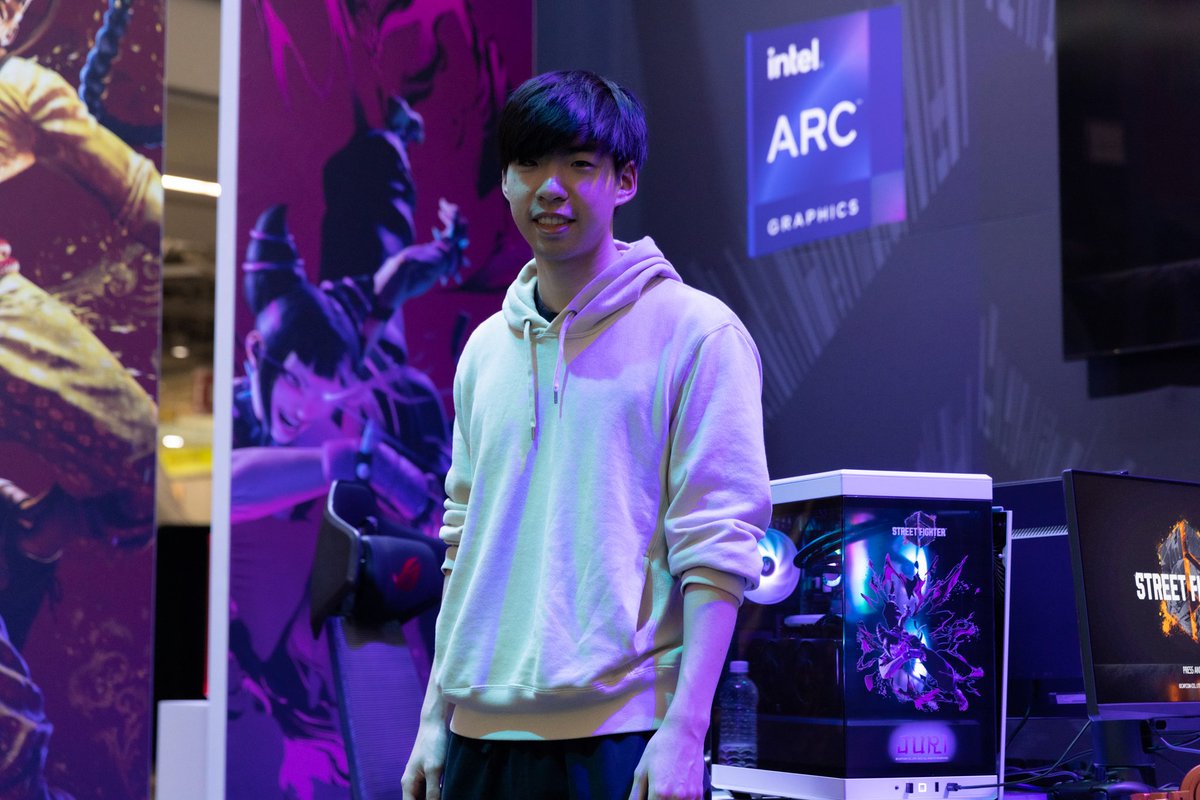 IntelGaming's tweet photo. Always gotta end on a win! Congrats to @nephewdork on taking home the gold in the @StreetFighter 6 Invitational π
#PAXEast was over in a snap, but we'll see you at the next #IntelatPAX! π https://t.co/hRBf3RPbeO