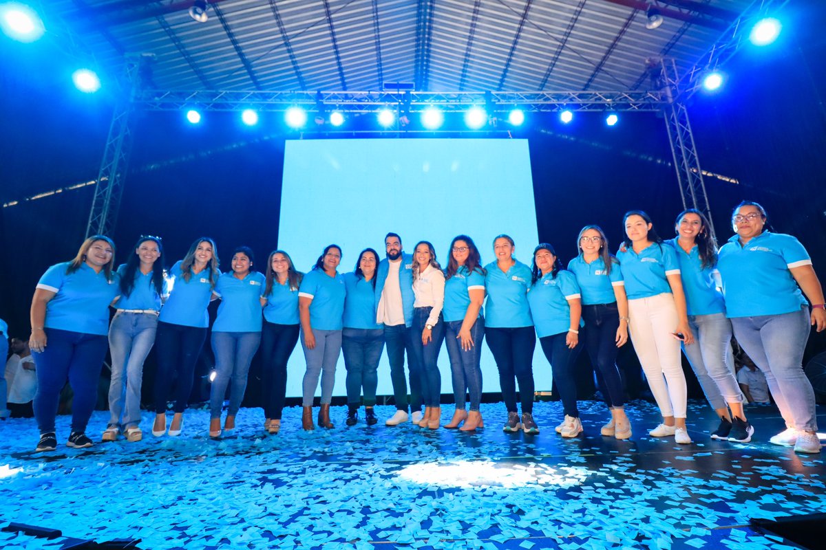 XZablah's tweet photo. Solo tengo palabras de agradecimiento y orgullo para este equipo de mujeres que día a día luchan por este país. 

Nada, ni nadie, podrá detener la transformación de El Salvador. 

GUERRERAS CYAN💙 https://t.co/YG68qTSkyK