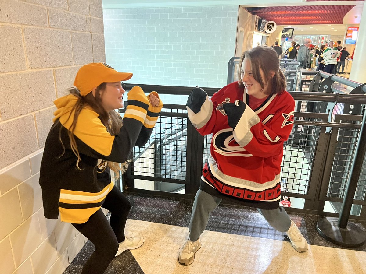 Friendly rivalry <a href="/Canes/">Carolina Hurricanes</a> #caniacsmile <a href="/NHLBruins/">Boston Bruins</a>