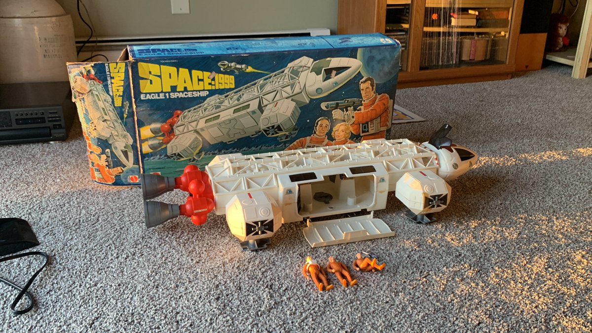 22Pats1's tweet image. Another yard sale find. Having trouble let it go cause I’m a geek.
#space1999 
#pickers
#yardsale 
#yardsalefinds