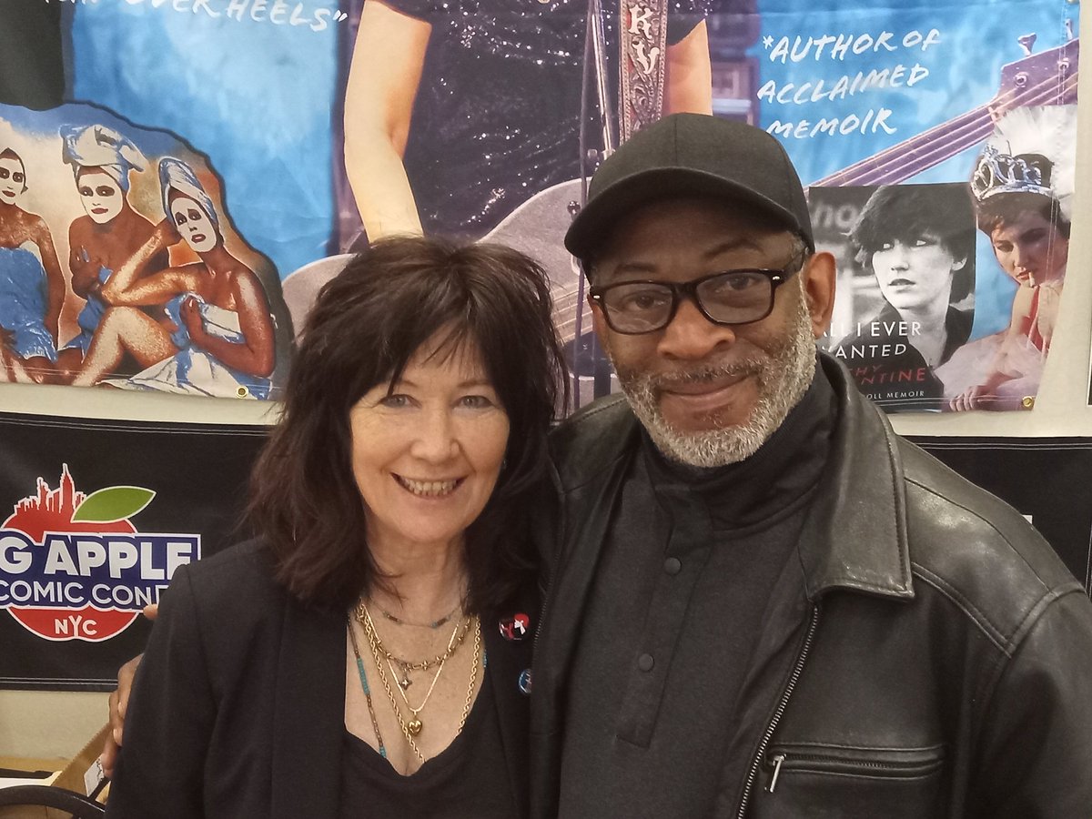 eddsmitty's tweet image. @Kathy_Valentine You and Gina made my day. It was awesome!😃 Congratulations to you and the #GoGos for your acceptance into the #RockAndRollHallOfFame.

It was well overdue and well deserved! 🎸❤️