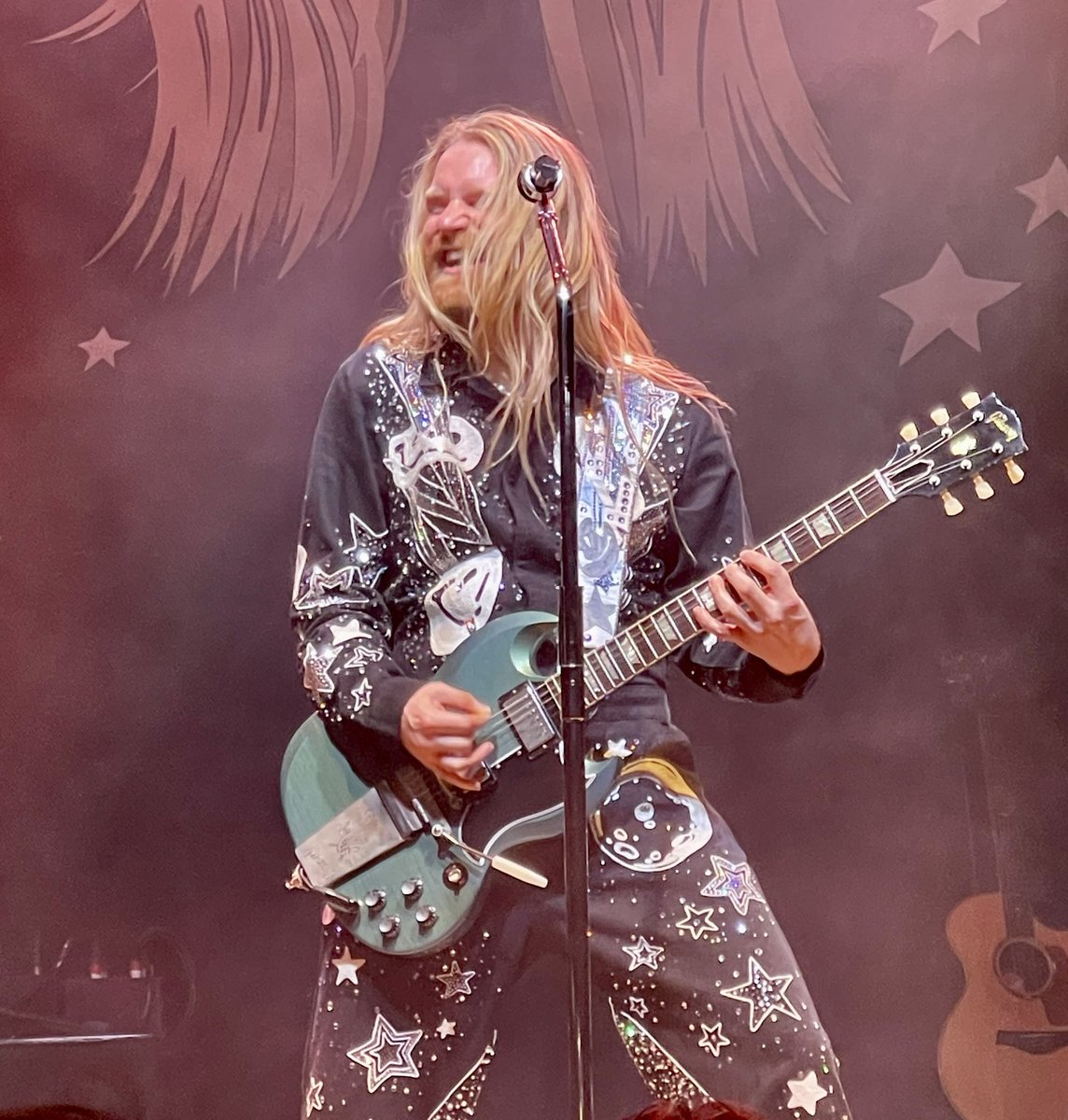 Jooberloober's tweet image. I love Sam Ryder the best when he rocks out. Fab show but mostly a pop audience. Slightly disappointed there wasn’t a full band. Guitars, drums and backing track. He is on his way to fill arenas next so he best sort that band! Great night! #SamRyder #O2Academy #Leeds