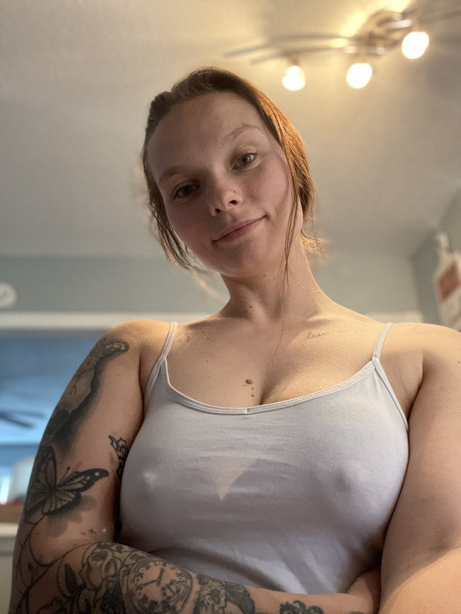 inked_vm's tweet photo. That mom look https://t.co/77O6lGBbmR
