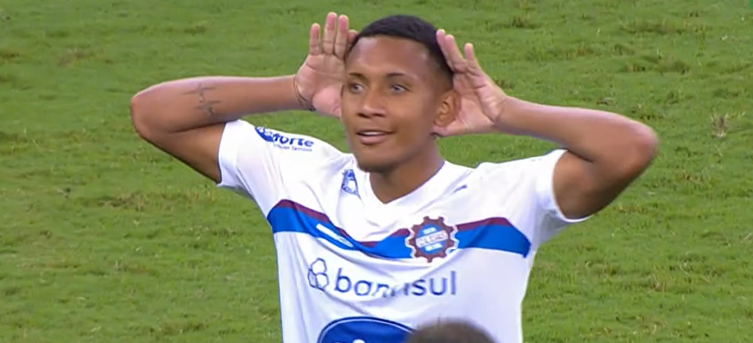 Última Divisão on X: O Caxias eliminou o Inter e tá na final do Gaúcho. O  gol de pênalti decisivo foi de Wesley Pomba, que é jogador emprestado pelo  Grêmio. Ele já