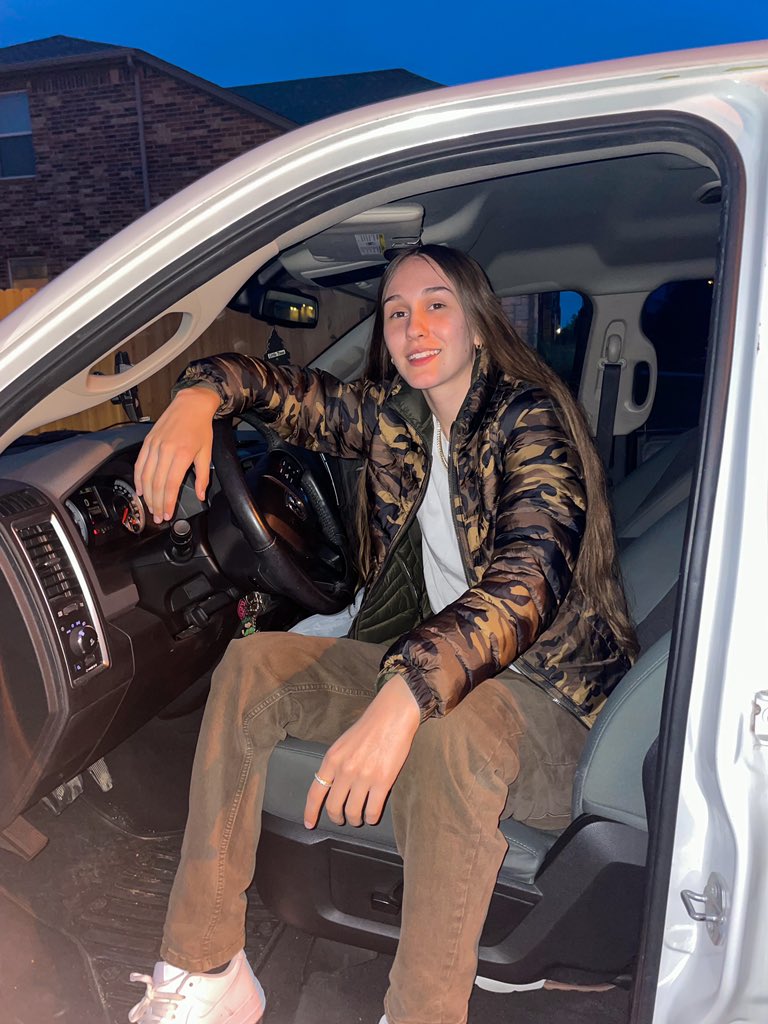 Ferris2Riley's tweet photo. That pretty mfer https://t.co/fvgeVOWViz