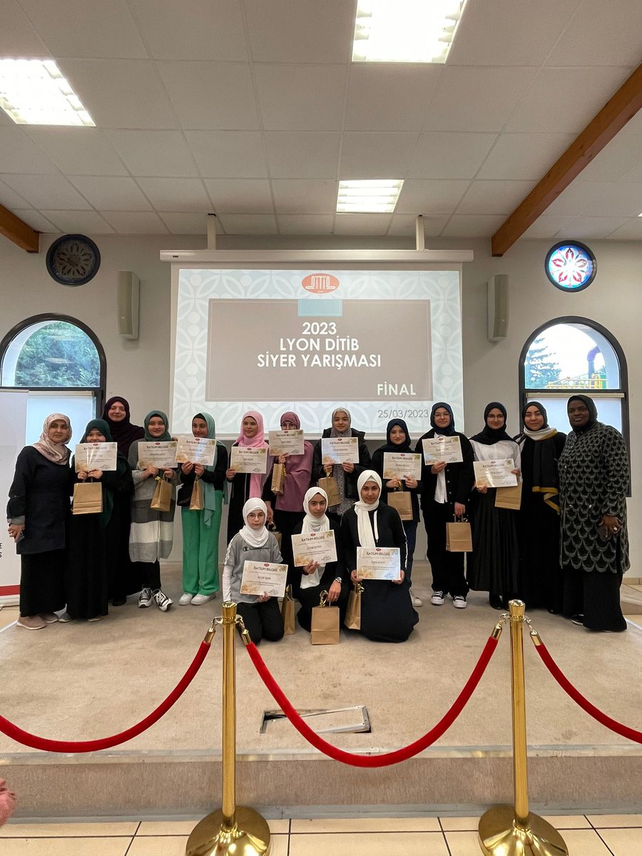 Dün ve bugün (25-26 Mart 2023) Lyon DİTİB’de, merkezdeki öğrencilerimiz arasında Siyer Bilgi Yarışması yapıldı. Velilerimizin de katıldığı yarışmada heyecanlı anlar yaşandı. Dereceye giren öğrencilerimize çeşitli hediyeler takdim edildi. 
@b_kargioglu