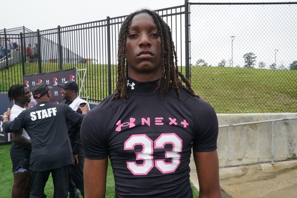 jackson_dip's tweet photo. Class of 2025 Hightower (TX) DB Kade Phillips looked really good today at @TheUCReport camp.

Phillips recruitment has seen an increase lately picking up offers from Arizona State and Ole Miss last month. I expect his recruitment to heat up more during camp season. #txhsfb https://t.co/wRmTfU6RbP