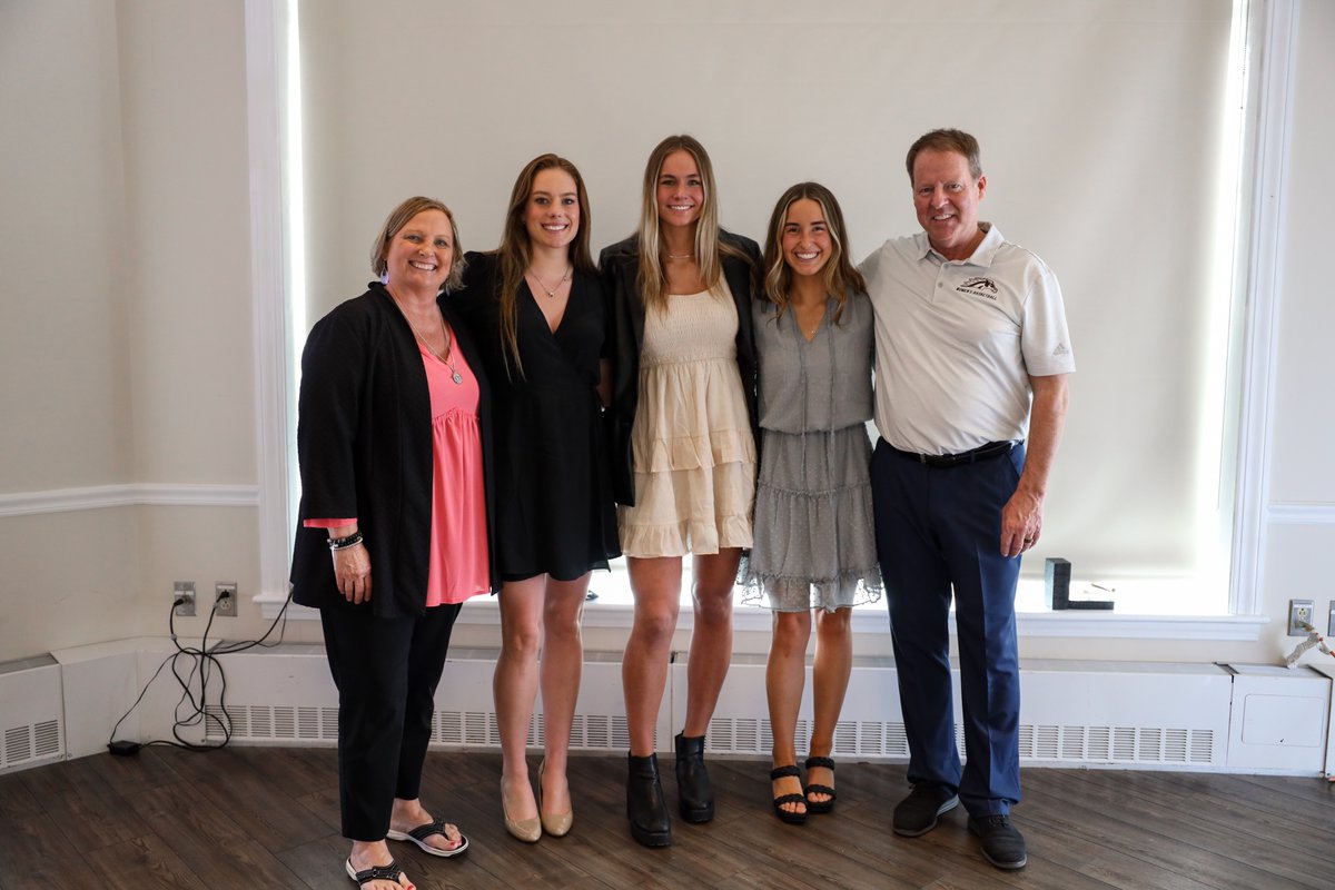 Basketball, Banter, &amp; Bliss: It was a pleasure to celebrate the achievements of such a special group of athletes! 

📸| buff.ly/3Ze0jc1 

#BroncosReign