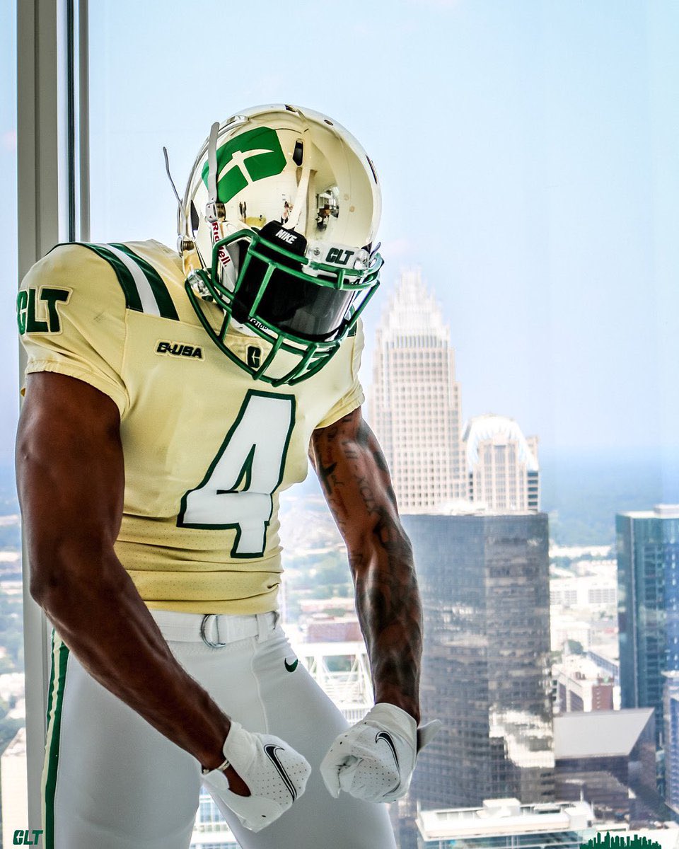 IsaiahMcClary2's tweet photo. I will be attending Charlotte on March 31st for a visit! @1luv5 @HighSchoolBlitz @CoachOjong @BiffPoggi @CoachKeithEmery @boulder913 @mrs_vfrierson https://t.co/WVQrJaCoKS