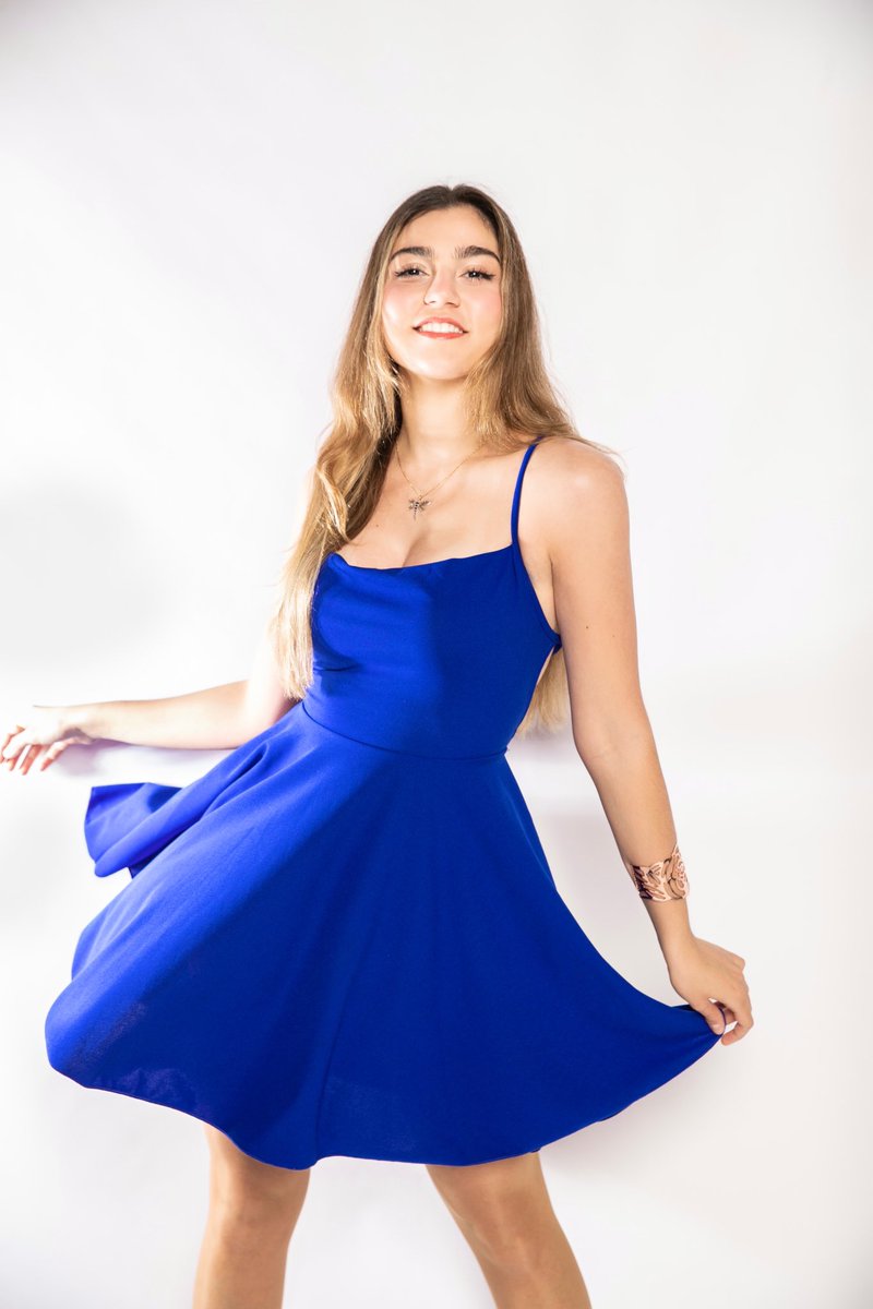 catalinadermenj's tweet photo. 📸🦋
Recent shoot for Fortuna Creative 🎻
#catalina #catalinadermenjian #cellist #cello #music #model #publicfigure https://t.co/OFijdNbqix