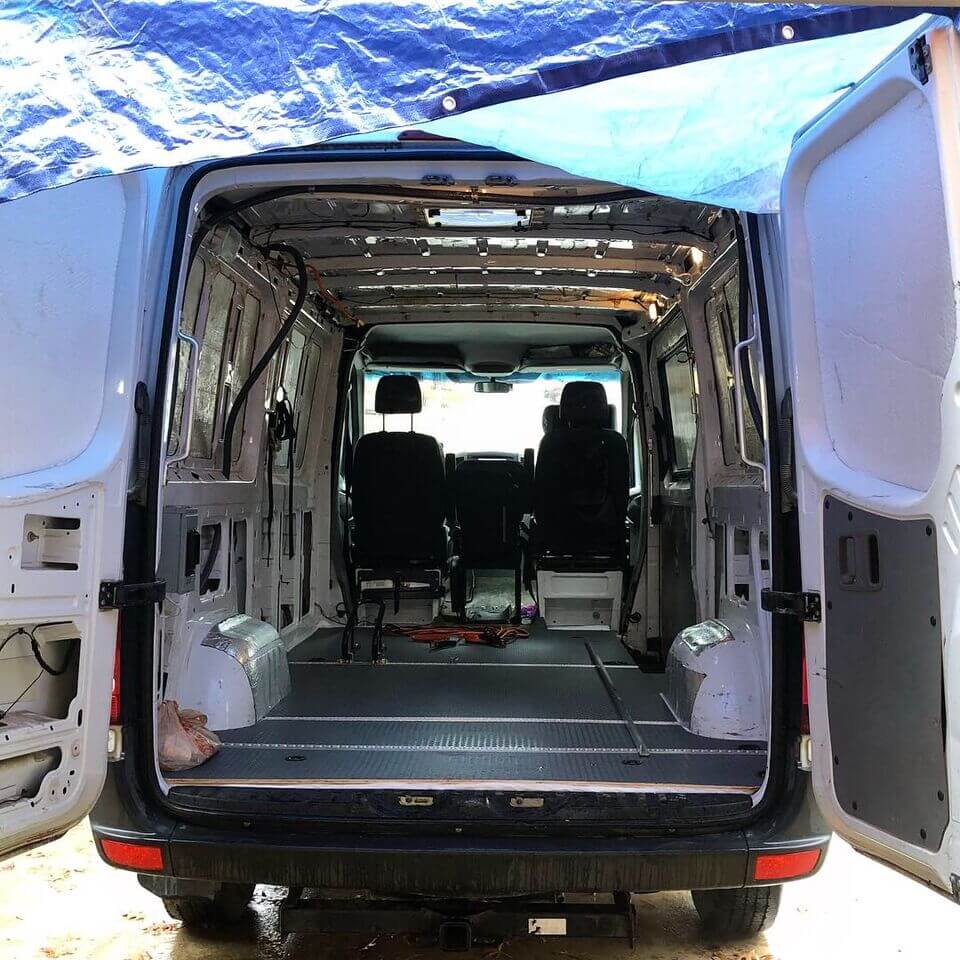 garflooringllc's tweet image. Need a flooring solution for your #motovan? We got it covered. See how easy the installation is: ow.ly/yVMP30sucsz #DirtBikes #EasyInstall