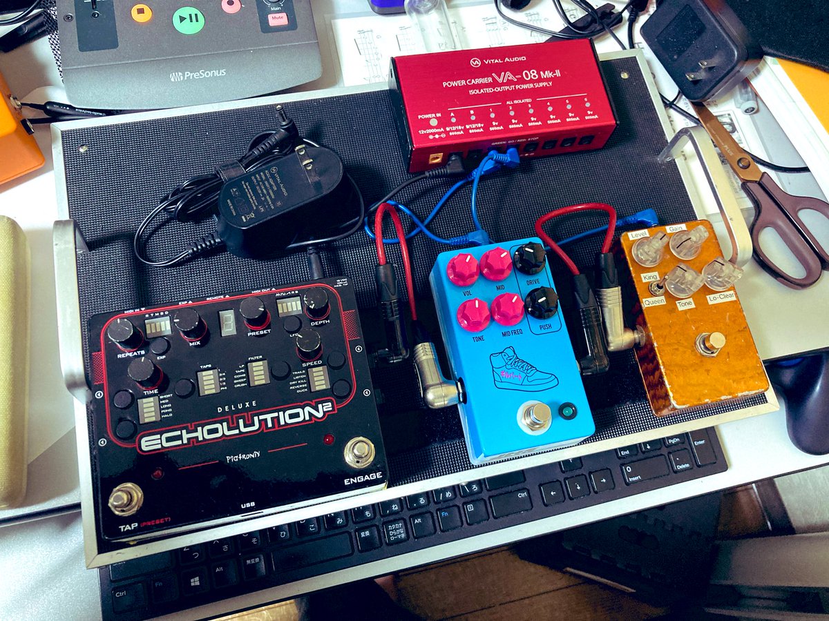 chappyisam's tweet photo. ちょい弾きセット。
#JHSpedal
#Pg14
#ruzaeffects
#checkmate
#pigtronix
#echolution2 https://t.co/fe4IU083Pz