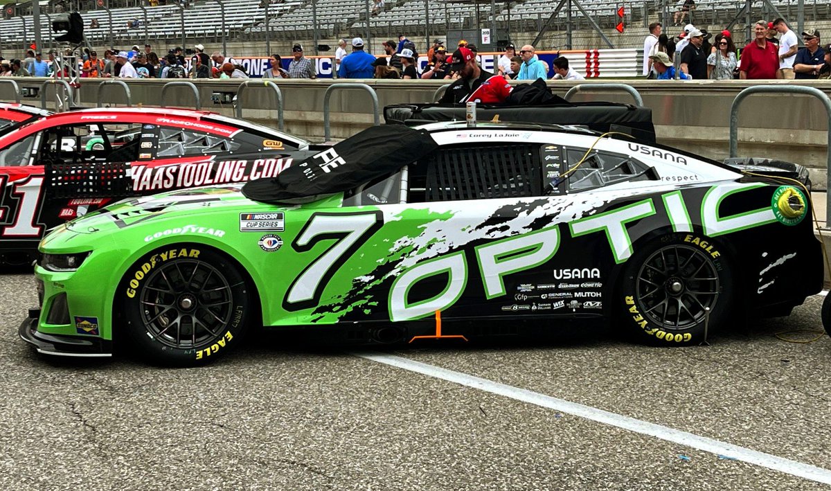 teams_low's tweet image. 🏁 is out after a fantastic race 
@NASCARatCOTA for the 
@NASCAR Cup Series.

Congrats on excellent finishes to:
P7- @StenhouseJr 

P10- @ToddGilliland_ 
 
P11- @CoreyLaJoie 

P12- @Mc_Driver 
 
#LTMS @staylets1 @MajDesignsUK @TAEVisionAPP @LoneStarSUVLimo @JTGRacing @Team_FRM