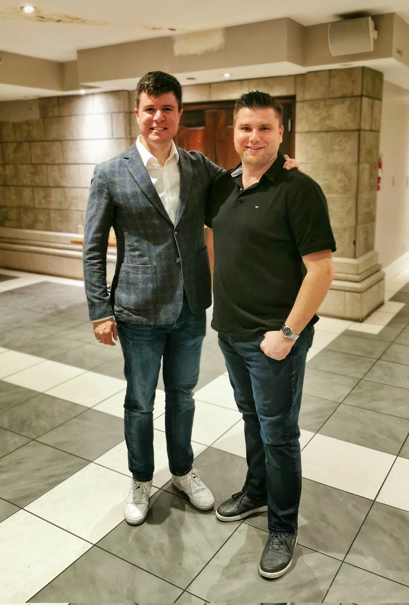 Boombar84's tweet photo. Lepo druženje sa starim drugarom sa UBC'a/faksa @malagurski na premijeri njegovog novog filma 'Srpska: Borba za Slobodu' u Vankuveru.  Sve najbolje u nastavku turneje! https://t.co/3DjGFvY5Di