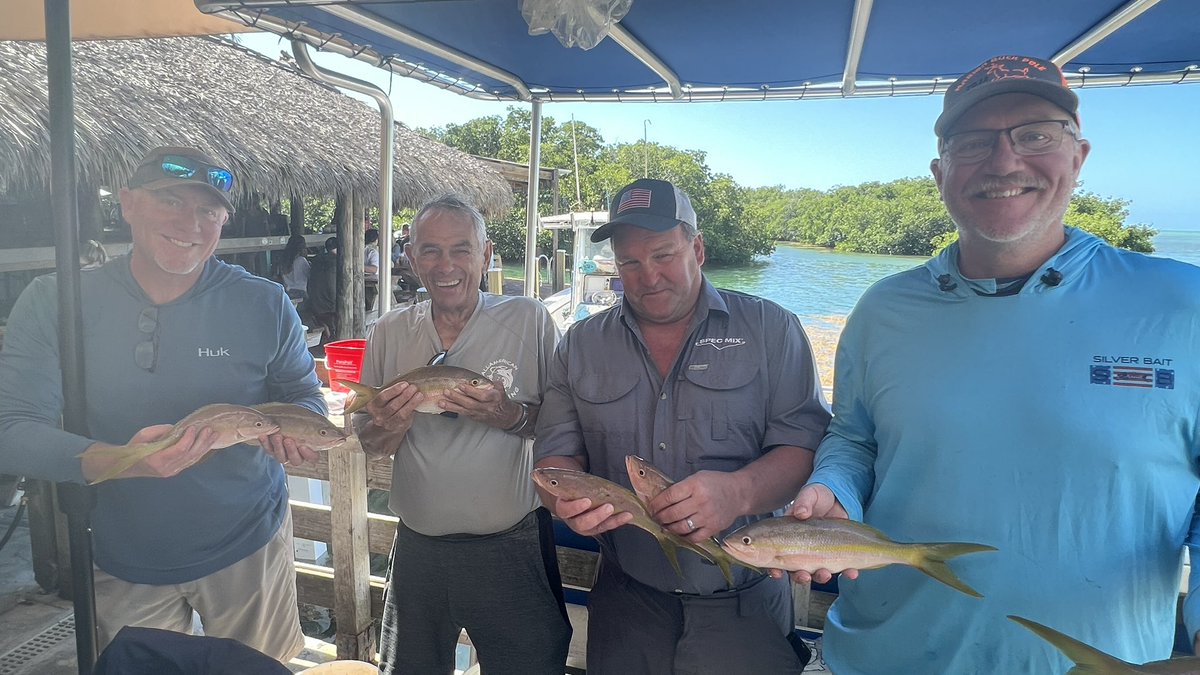 ChiefDogKevin's tweet photo. Rocking and rolling with a stiff breeze these guys limited out on yellowtail snapper today! #fishing #keywest #geigerkeymarina #flkeys #docktodish #cookyourcatch @barbiedoll_eyw  &amp; #adoriable #Dori on deck https://t.co/HuFaI9UpTq