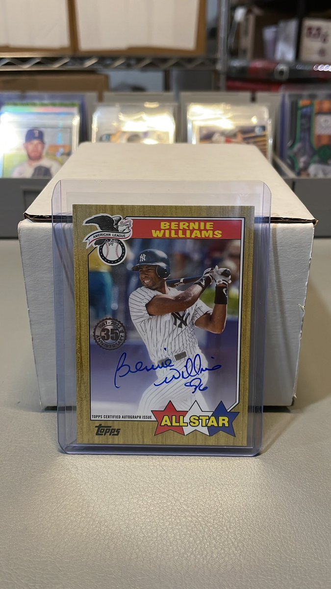 BBombers51's tweet photo. @GrosshansKevin Bern Baby Bernie Williams https://t.co/If1jgfFckd
