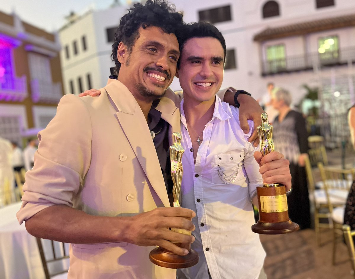 Teleantioquia's tweet photo. ¡Estamos ‘Happy Happy’! 🥳 Porque esta noche llevamos 2 #PremiosIndia2023 🏆 con @sinfoniabichos #BichosLaSerie. Se vale ser ‘raros pero bien’. 🦇🪳🐛🐀 https://t.co/kC1boTAHNz