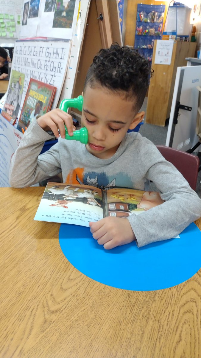 MsBrawnersClass's tweet photo. They love it when I pull out the whisper phones! 🤩 Although, a few of them are still learning how to whisper LOL! I'm boldy declaring that all of my sweet Bravos will be reading on at least an independent level D by the end of this school year. Yesss, I'm a teacher of faith! 💖 https://t.co/BeHHSguNei