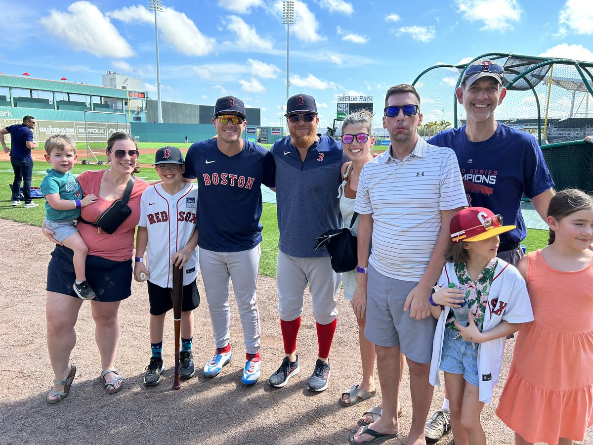 kelsieswrites's tweet photo. Incredible day at Fenway South thanks to our incredible @RedSox friends. https://t.co/cjZoHn4Yf5