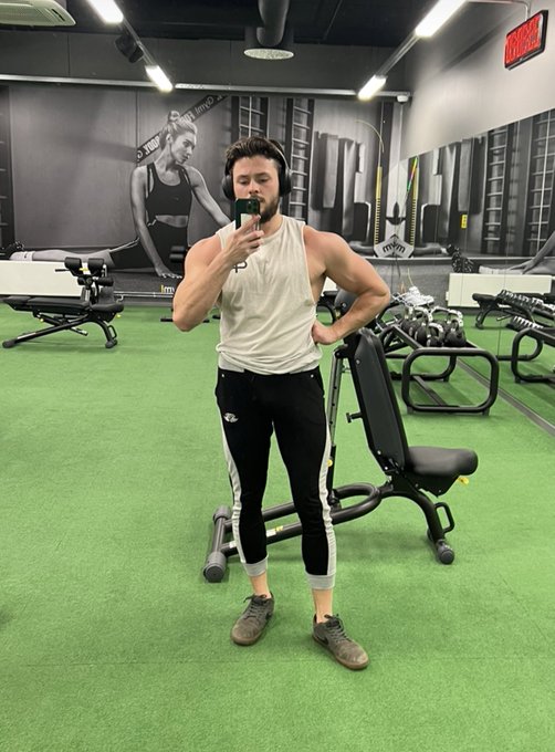 beard and bulky look loved it!! https://t.co/Pzz4qrH67n