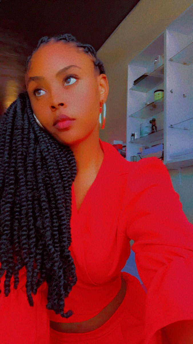 HonestTale20's tweet image. Am new here , some one Take mi around