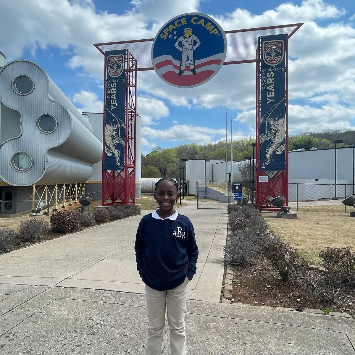 BearExploration's tweet photo. Thank you for representing @BearExploration at the U.S. Space Camp. We are so proud of you. Blast off, Bear Family, to the moon! #BearCares #Space #STEM 🚀🌖⭐️💚🤍 https://t.co/3XZDHREQDm