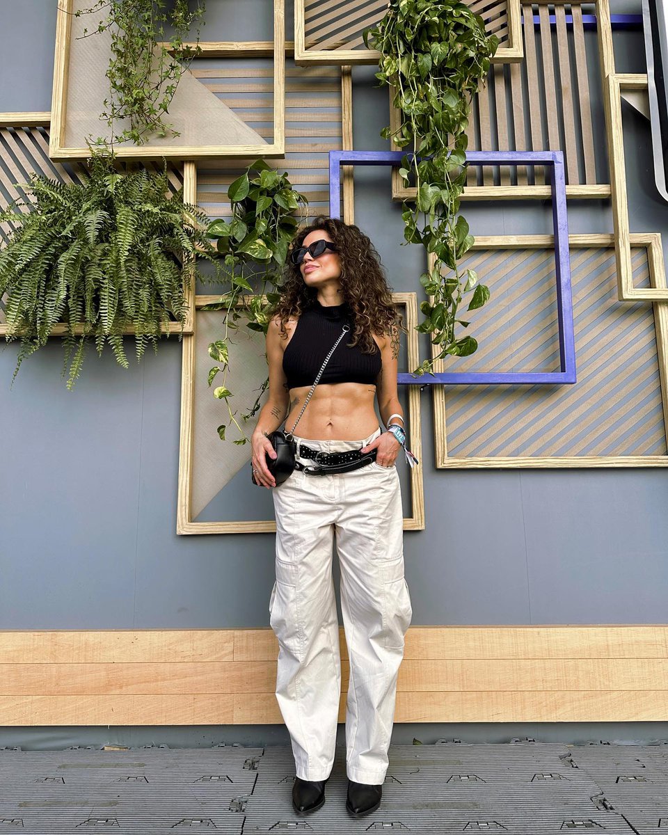 Np_AmorimSimoes's tweet photo. Feed da @riachuelo ❤️

#LollapaloozaBrasil

#SquadRiachu 
#RiachuNoFestival 
#VivaSuaModa 
#Riachuelo 
#PaulaAmorim 

👇👇👇

https://t.co/T3i0UiQ459 https://t.co/cXD4oIQAVF