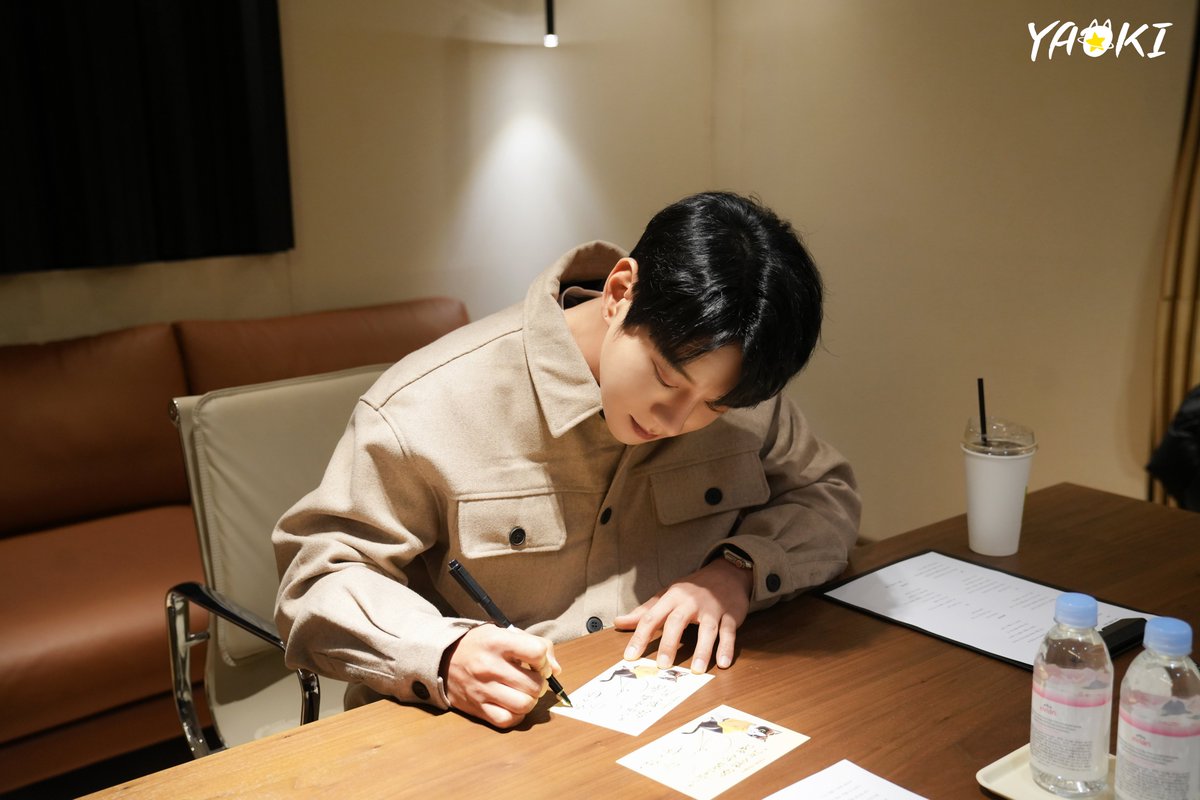 official_yaoki's tweet photo. [벅스 뮤직 스페셜 이벤트]
2023년 3월 27일 (월) 부터 2023년 4월 9일 (일) 까지 감상평을 남겨 주신 분들 중 3명을 추첨하여, 황치열의 사인 엽서를 선물로 드립니다.
많은 참여 부탁드립니다.

https://t.co/BGLvG7WrNa

#야오키프로젝트 #YAOKIProject #황치열 #黃致列 #Huangzhilie #HwangChiyeul https://t.co/dD3cssOslq