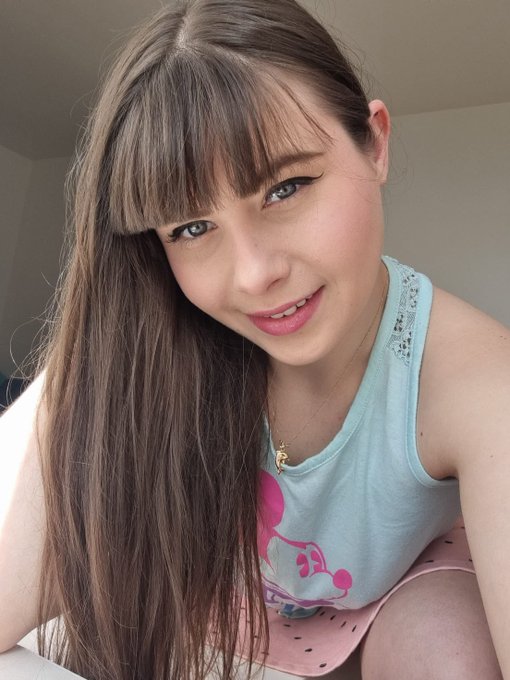 Bonne semaine tweeter  Retrouve moi sur les plateformes pour voir de nouvelles choses 🔥  #MLRGIRLS  ➡️https://t<a href="/tag/mlrgirls"class="tags"><span>#mlrgirls</span></a>