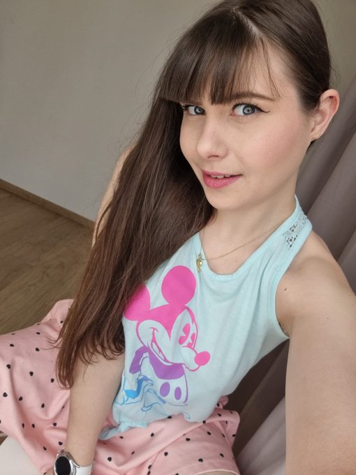 Bonne semaine tweeter  Retrouve moi sur les plateformes pour voir de nouvelles choses 🔥  #MLRGIRLS  ➡️https://t<a href="/tag/mlrgirls"class="tags"><span>#mlrgirls</span></a>