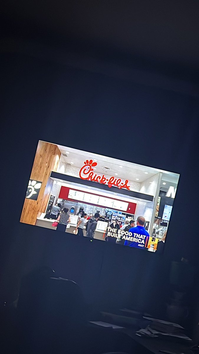 Babeo's tweet photo. This is one of my favorite shows @HISTORY I wish we could get a ding dang @ChickfilA in @CityofVisalia https://t.co/2t3UQABLaa