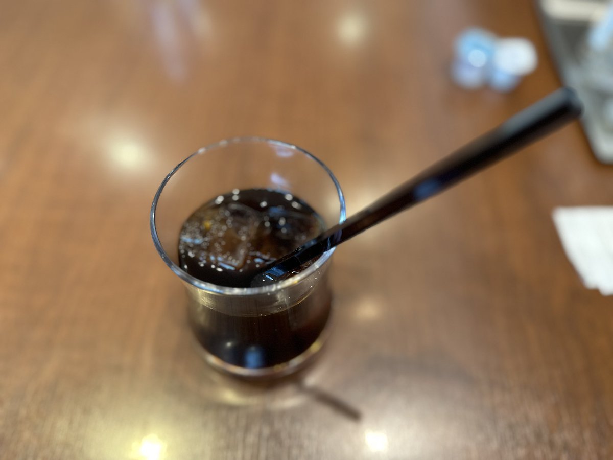 344_sankichi's tweet photo. 初めて入った喫茶店で今日生まれて初めてマドラーとストローを間違えずに一口目から飲めたから記念に。 https://t.co/9nbbeRSvMC
