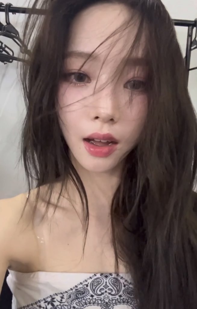 อย่าให้พวกพี่สาวถอดแว่น