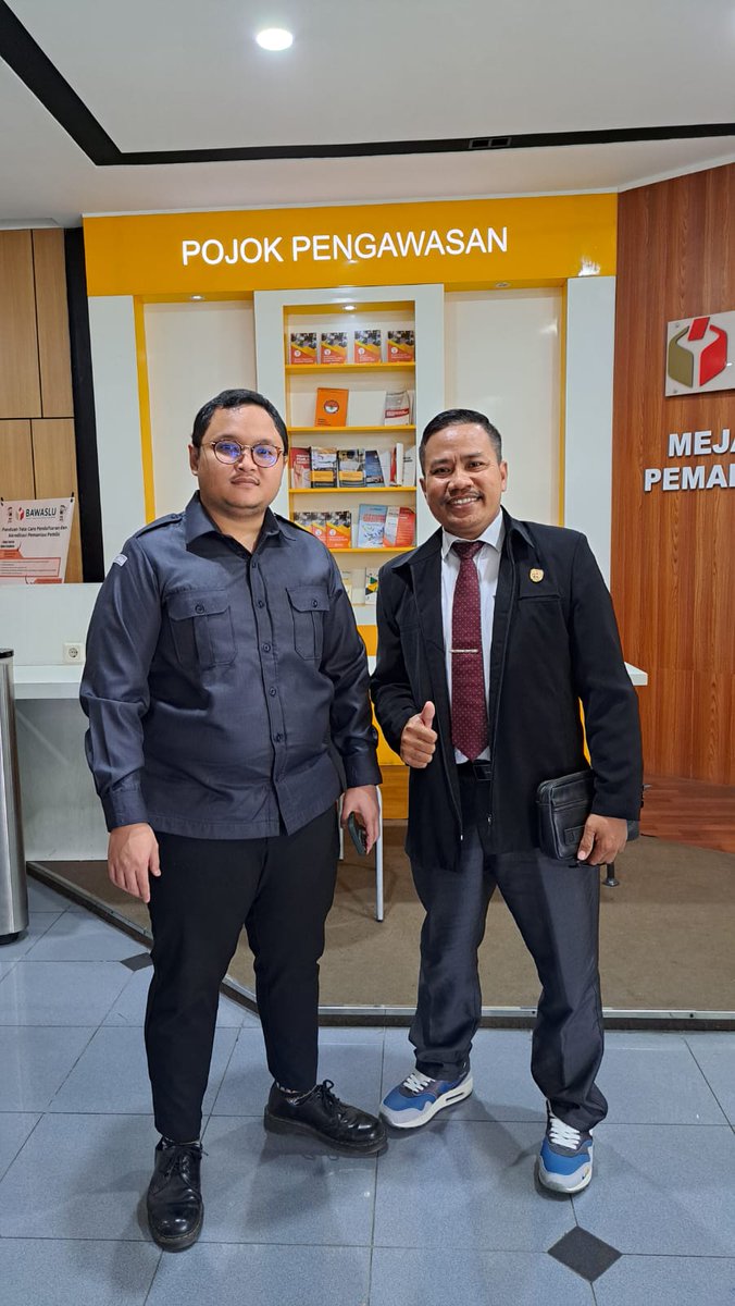 Pendukung Partai Republik tweet media