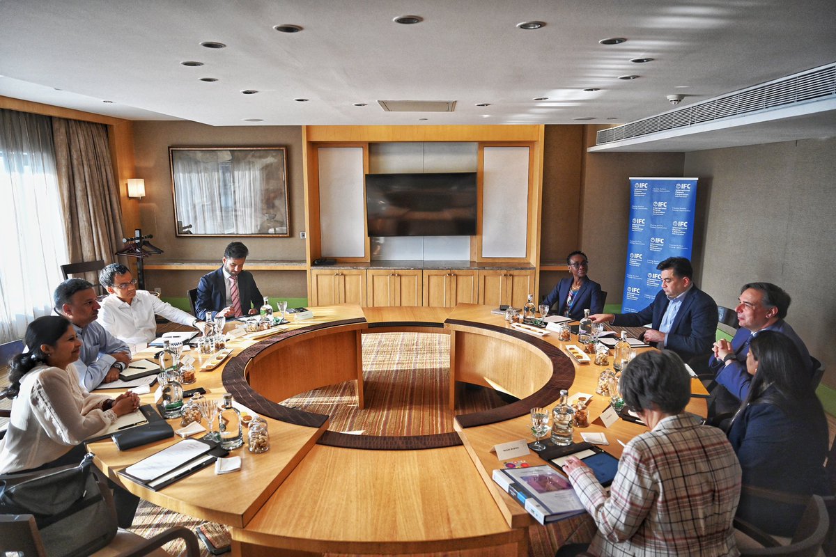 riccardopuliti's tweet photo. Great meeting Lighthouse Funds’s @SachinBhartiya2, Tarun Pande &amp; @rochsuzanna. Discussed the importance of collaboration to understand market challenges &amp; opportunities. We’ve invested in 3 Lighthouse Funds &amp; look forward to continuing this partnership. #CreatingMarkets https://t.co/ykeH5L2OES