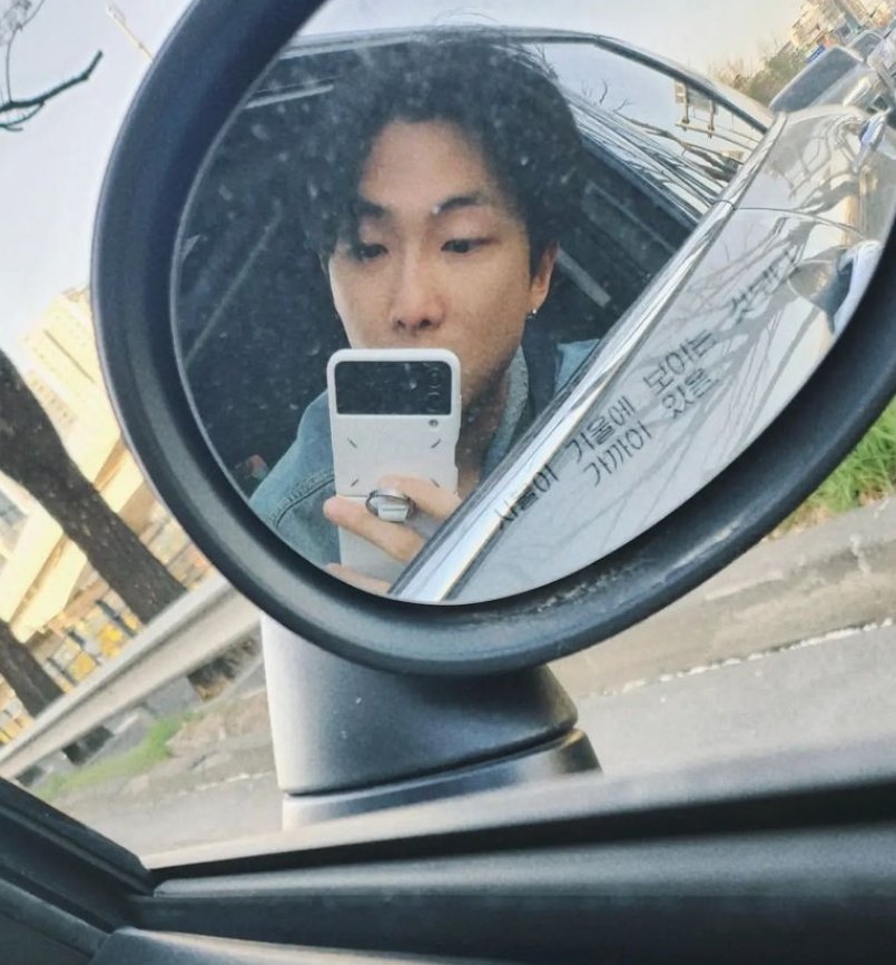 seokjinnie's cheeks 👨🏻🚀💙 tweet media