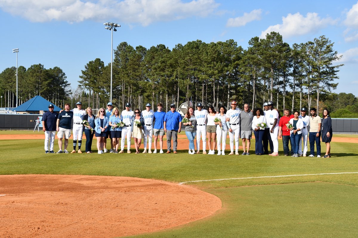DanesClub's tweet photo. Loved celebrating our seniors at Senior Night!! @DenmarkHS @Denmark_Danes 
Chris Bradburn 
@LandonA_30 
@Garrettpowers23 
@DayMakai 
@francesco_c36 
@kyle_henley 
Krish Kothari https://t.co/7yGe7E7YkD