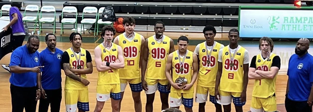 StrongCenter23's tweet photo. Congratulations to 919 team winning #Clashoftheareacodes
Gabe Cerda MVP and our very own @StrongCenter23 guys @CSurgers @jake_hart_1 @Sam_Mart913 @Tanner4L representing us well. Congratulations. https://t.co/FzlVis0WPf